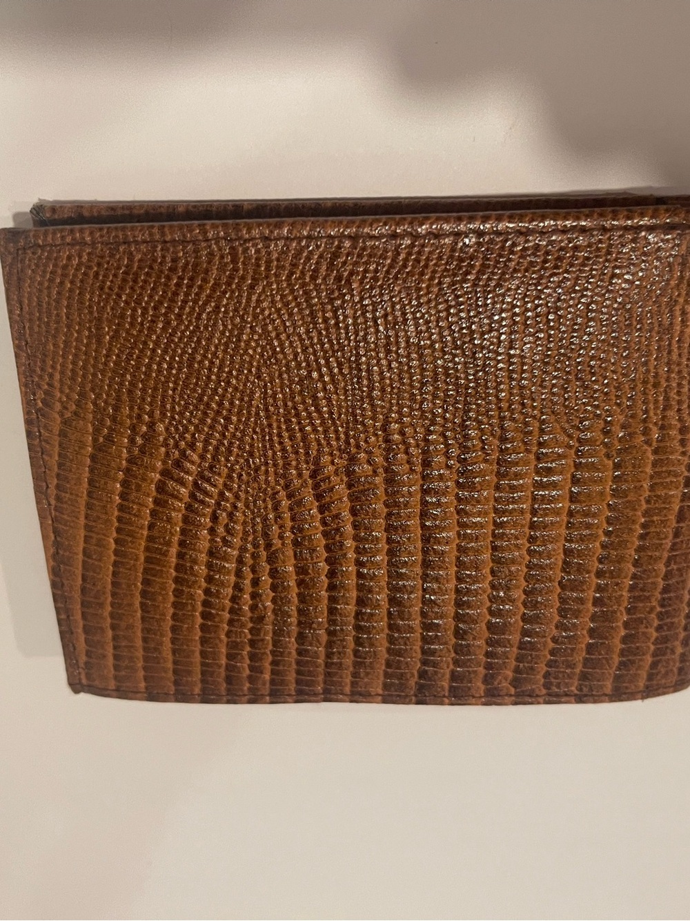 Brown Lizard Embossed Leather Bifold Wallet handcrafted - Picture 4 of 10